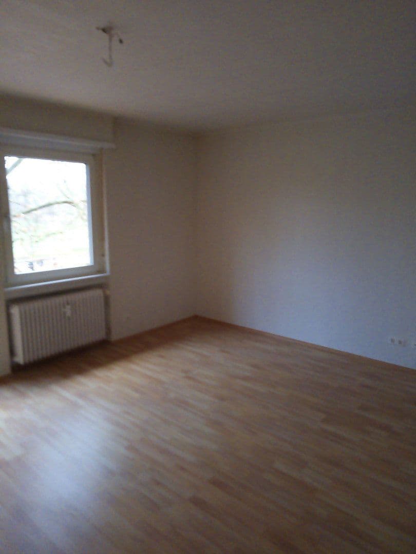 Prenájom bytu 4-izbový 105 m², Zweibrücken, Porýnie-Falcko Prenájom bytu 4-izbový 105 m², Zweibrücken, Porýnie-Falcko