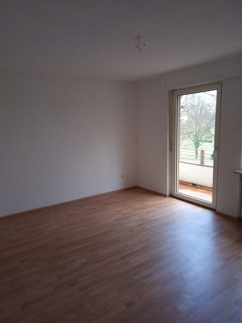 Prenájom bytu 4-izbový 105 m², Zweibrücken, Porýnie-Falcko Prenájom bytu 4-izbový 105 m², Zweibrücken, Porýnie-Falcko