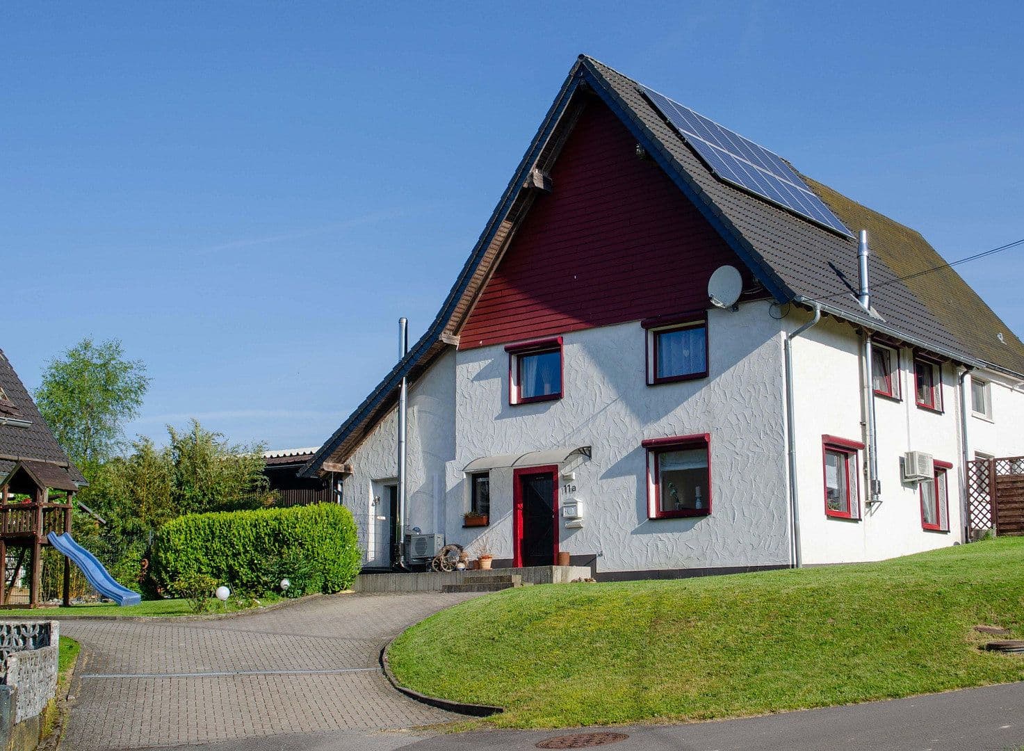 Predaj domu 164 m², pozemok 1.033 m², Am Schürenfeld 11a, Bergneustadt, Severné Porýnie - Westfálsko Predaj domu 164 m², pozemok 1.033 m², Am Schürenfeld 11a, Bergneustadt, Severné Porýnie - Westfálsko