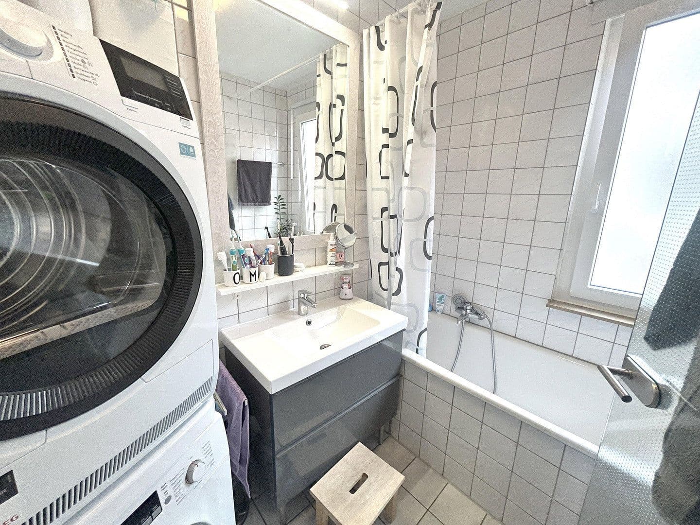 Prenájom domu 146 m², pozemok 162 m², Holzgrundstraße 17/2, Kornwestheim, Bádensko-Wurttembersko Prenájom domu 146 m², pozemok 162 m², Holzgrundstraße 17/2, Kornwestheim, Bádensko-Wurttembersko