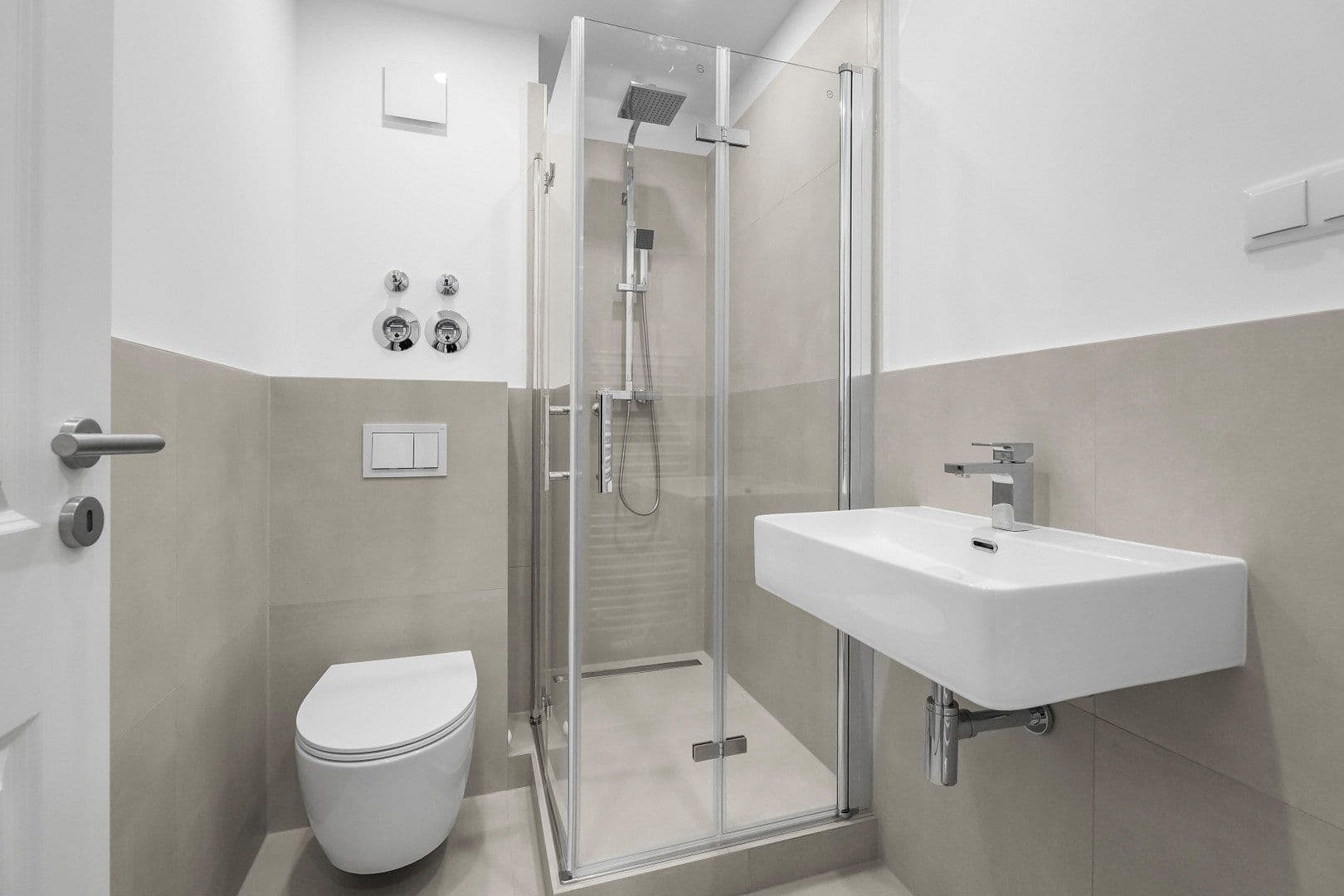 Prenájom bytu 2-izbový 56 m², Berliner Straße 11, Hannover, Dolné Sasko Prenájom bytu 2-izbový 56 m², Berliner Straße 11, Hannover, Dolné Sasko