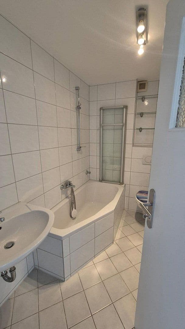 Prenájom bytu 3-izbový 74 m², Von-der-Tann-Straße 139, Nürnberg, Bavorsko Prenájom bytu 3-izbový 74 m², Von-der-Tann-Straße 139, Nürnberg, Bavorsko