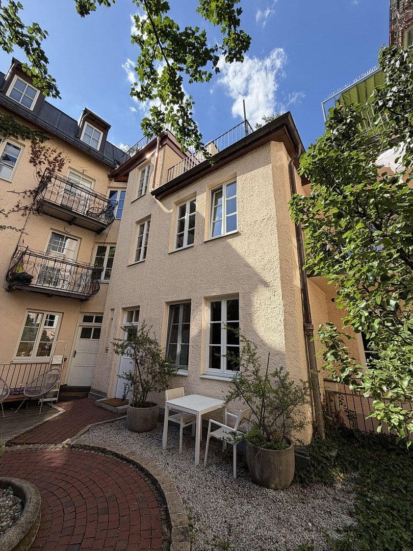 Predaj bytu 2-izbový 78 m², München, Bavorsko Predaj bytu 2-izbový 78 m², München, Bavorsko