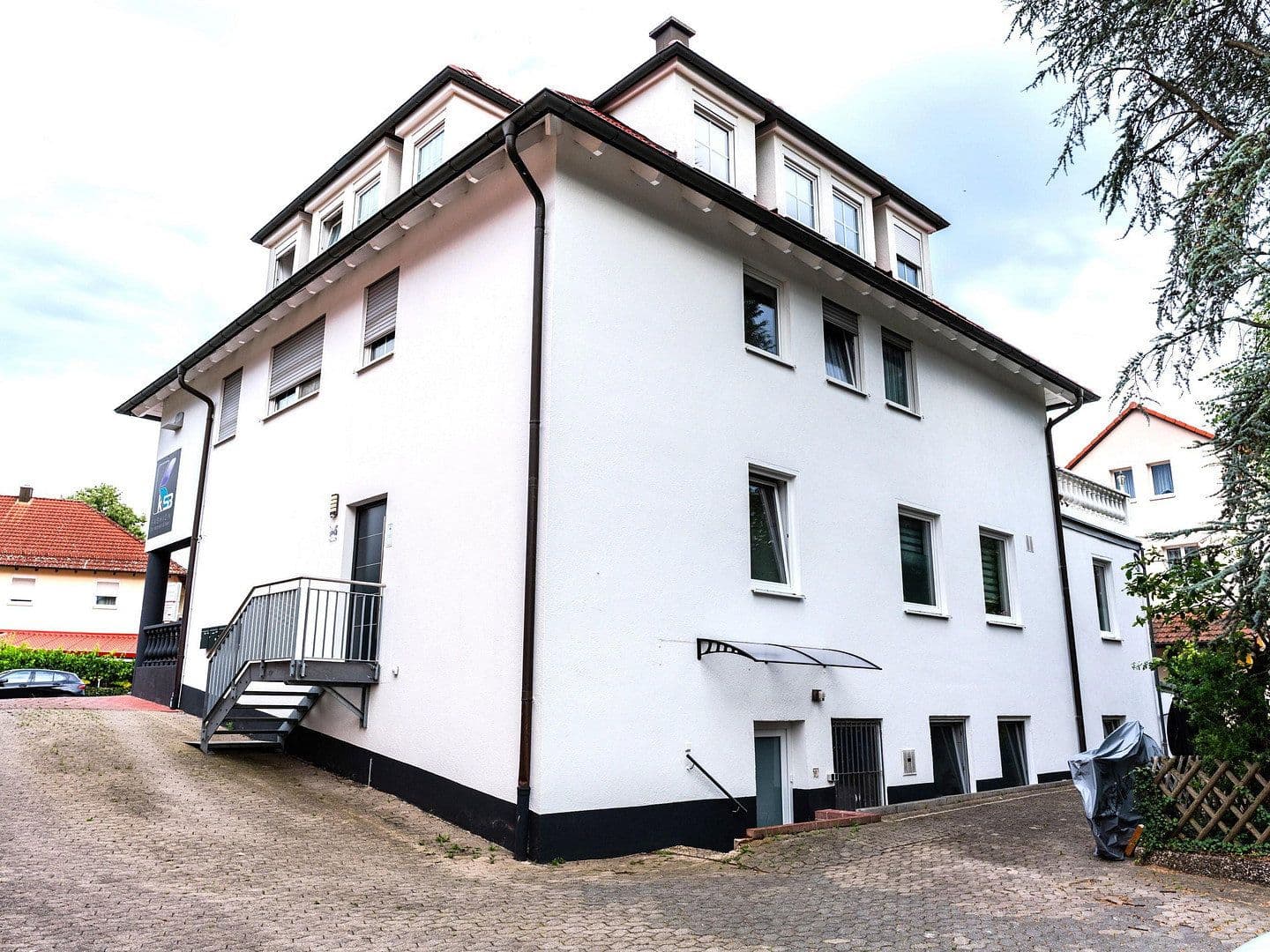 Predaj domu 390 m², pozemok 550 m², Fürth, Bavorsko Predaj domu 390 m², pozemok 550 m², Fürth, Bavorsko