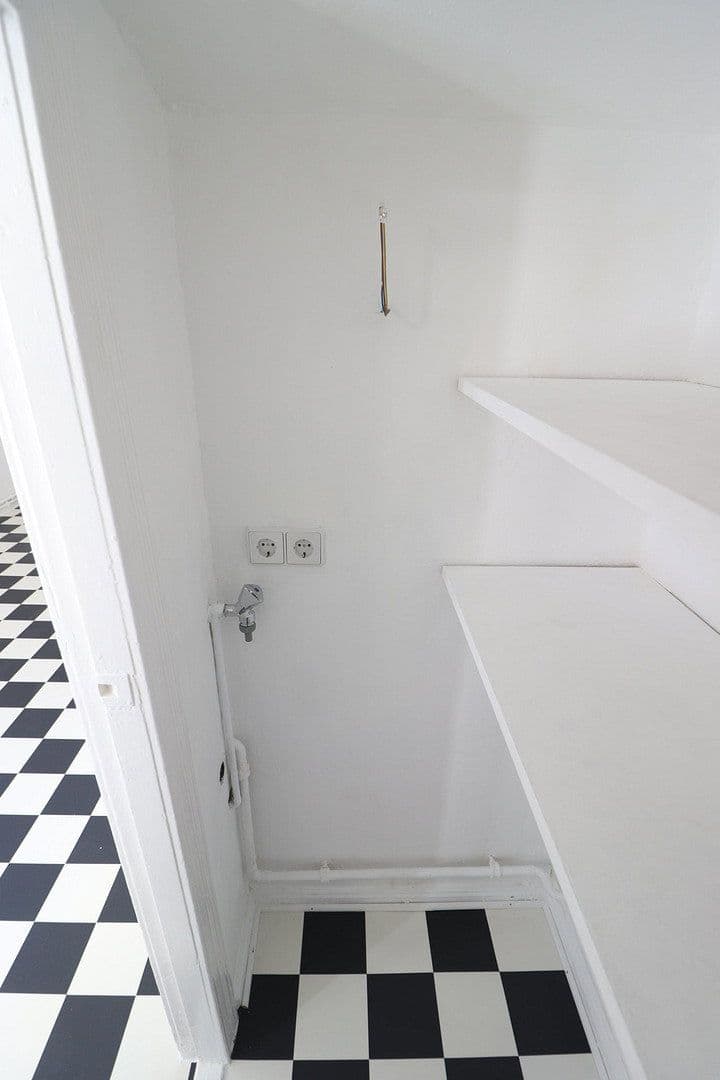 Prenájom bytu 2-izbový 62 m², Antwerpener Str. 00, Berlin, Berlín Prenájom bytu 2-izbový 62 m², Antwerpener Str. 00, Berlin, Berlín