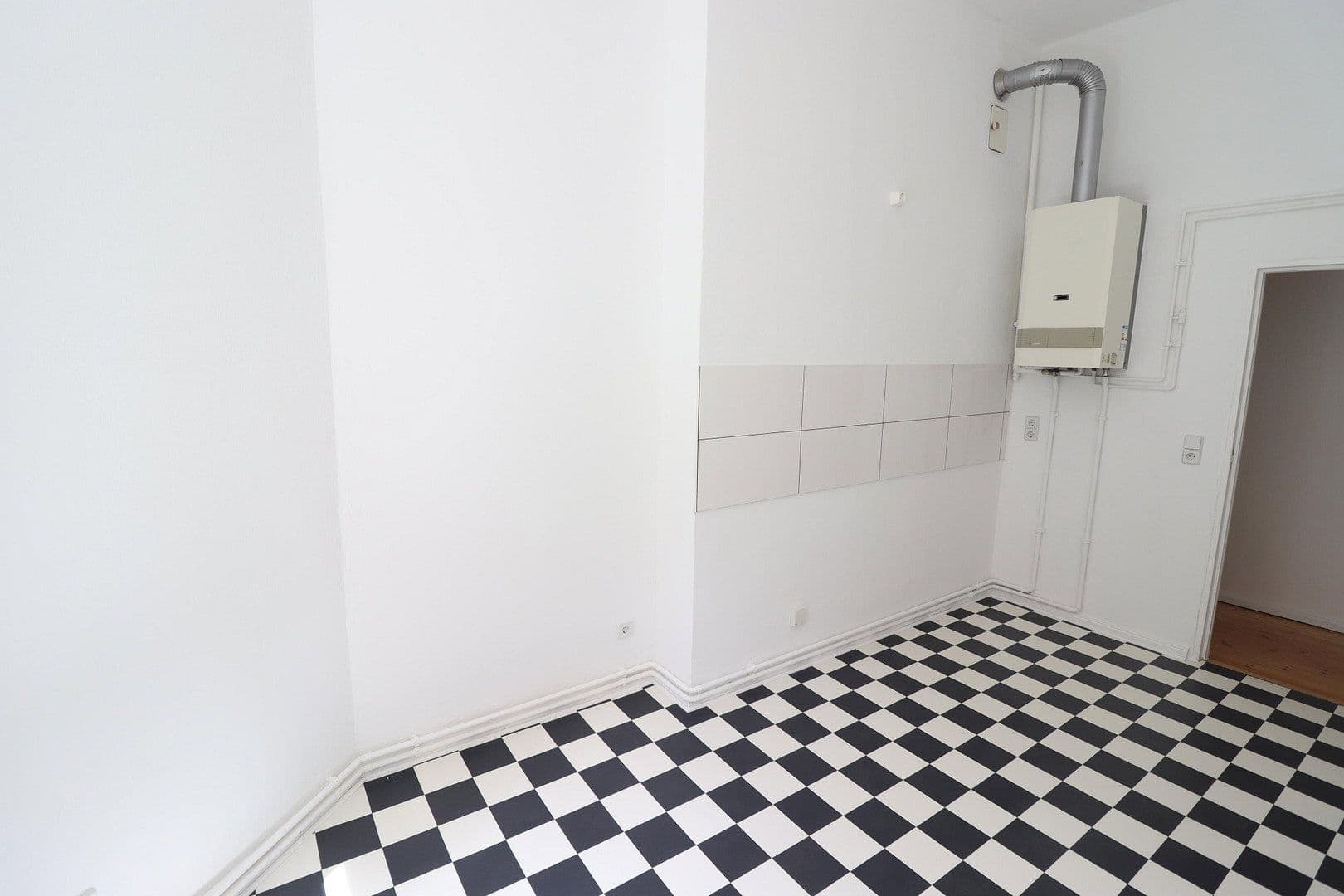 Prenájom bytu 2-izbový 62 m², Antwerpener Str. 00, Berlin, Berlín Prenájom bytu 2-izbový 62 m², Antwerpener Str. 00, Berlin, Berlín