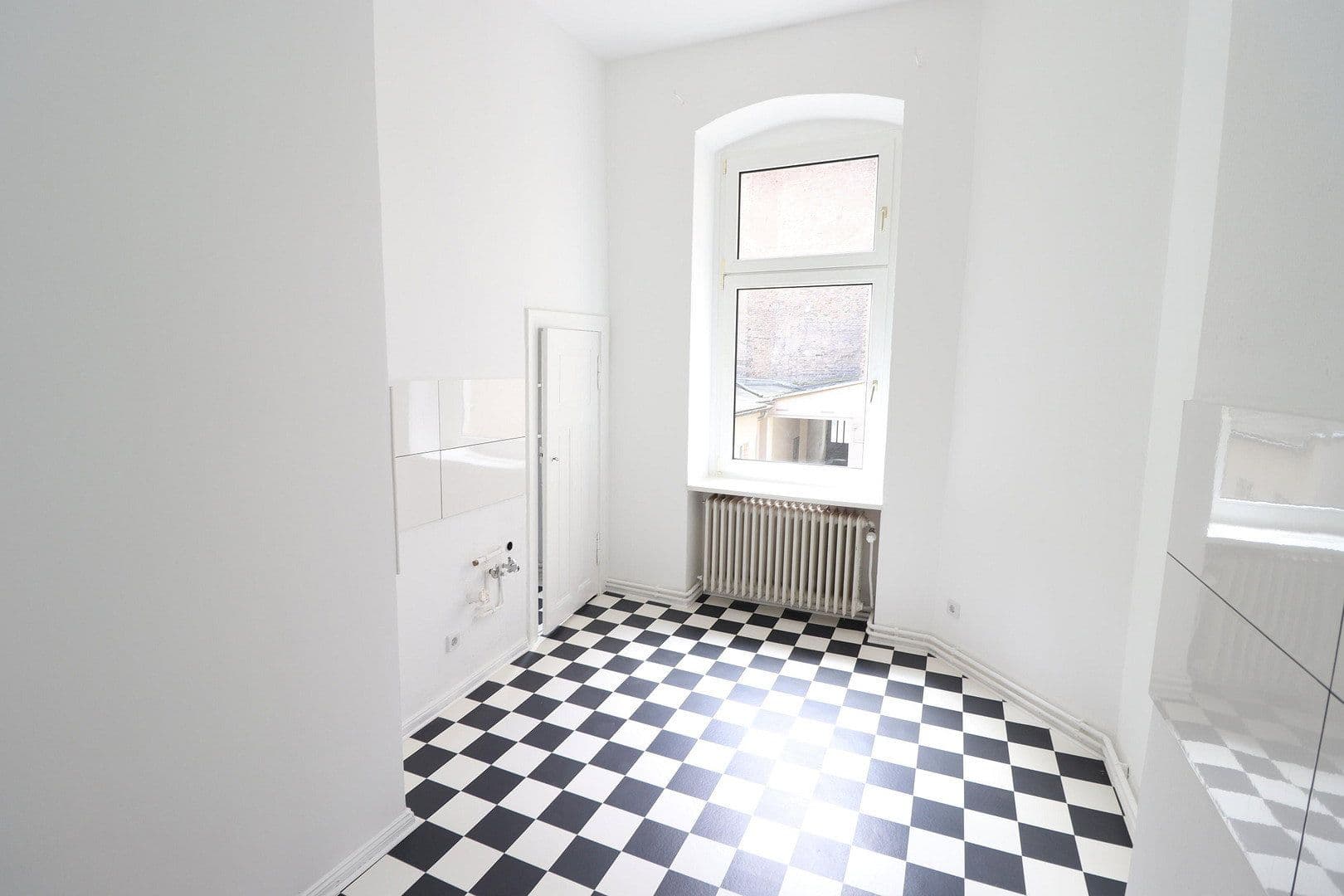 Prenájom bytu 2-izbový 62 m², Antwerpener Str. 00, Berlin, Berlín Prenájom bytu 2-izbový 62 m², Antwerpener Str. 00, Berlin, Berlín