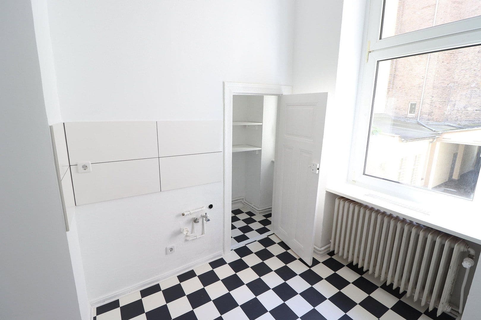 Prenájom bytu 2-izbový 62 m², Antwerpener Str. 00, Berlin, Berlín Prenájom bytu 2-izbový 62 m², Antwerpener Str. 00, Berlin, Berlín