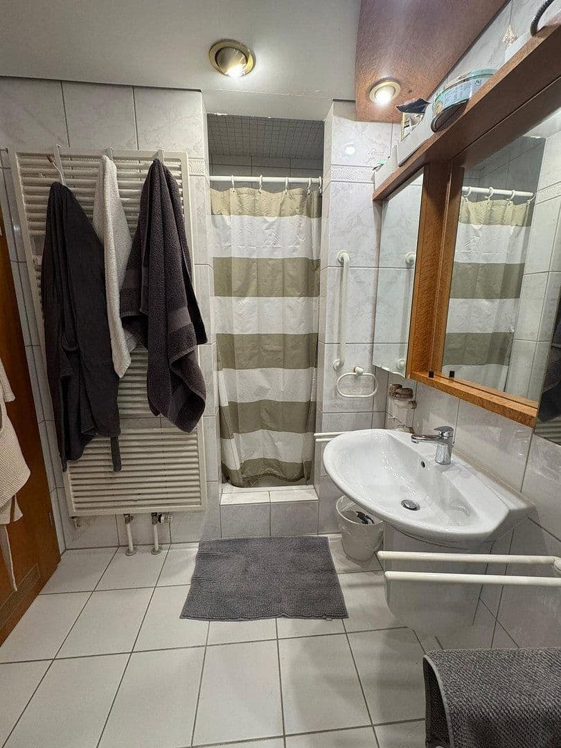 Prenájom domu 280 m², pozemok 260 m², Stuttgart, Bádensko-Wurttembersko Prenájom domu 280 m², pozemok 260 m², Stuttgart, Bádensko-Wurttembersko
