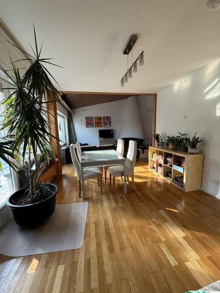 Prenájom domu 280 m², pozemok 260 m², Stuttgart, Bádensko-Wurttembersko Prenájom domu 280 m², pozemok 260 m², Stuttgart, Bádensko-Wurttembersko