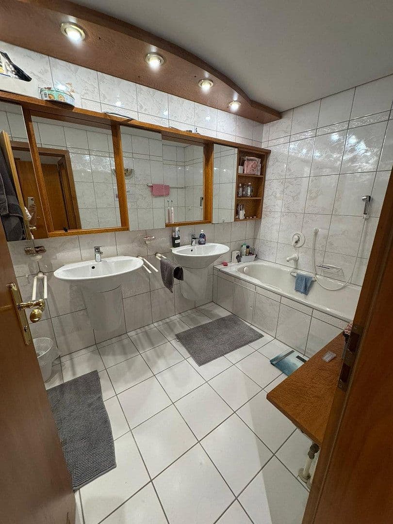 Prenájom domu 280 m², pozemok 260 m², Stuttgart, Bádensko-Wurttembersko Prenájom domu 280 m², pozemok 260 m², Stuttgart, Bádensko-Wurttembersko