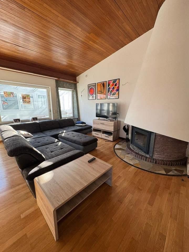 Prenájom domu 280 m², pozemok 260 m², Stuttgart, Bádensko-Wurttembersko Prenájom domu 280 m², pozemok 260 m², Stuttgart, Bádensko-Wurttembersko