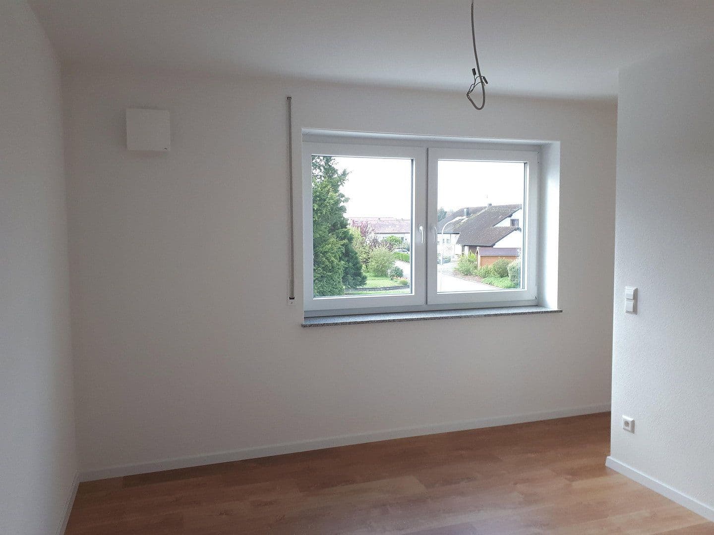 Prenájom domu 155 m², pozemok 418 m², Eutingen im Gäu, Bádensko-Wurttembersko Prenájom domu 155 m², pozemok 418 m², Eutingen im Gäu, Bádensko-Wurttembersko