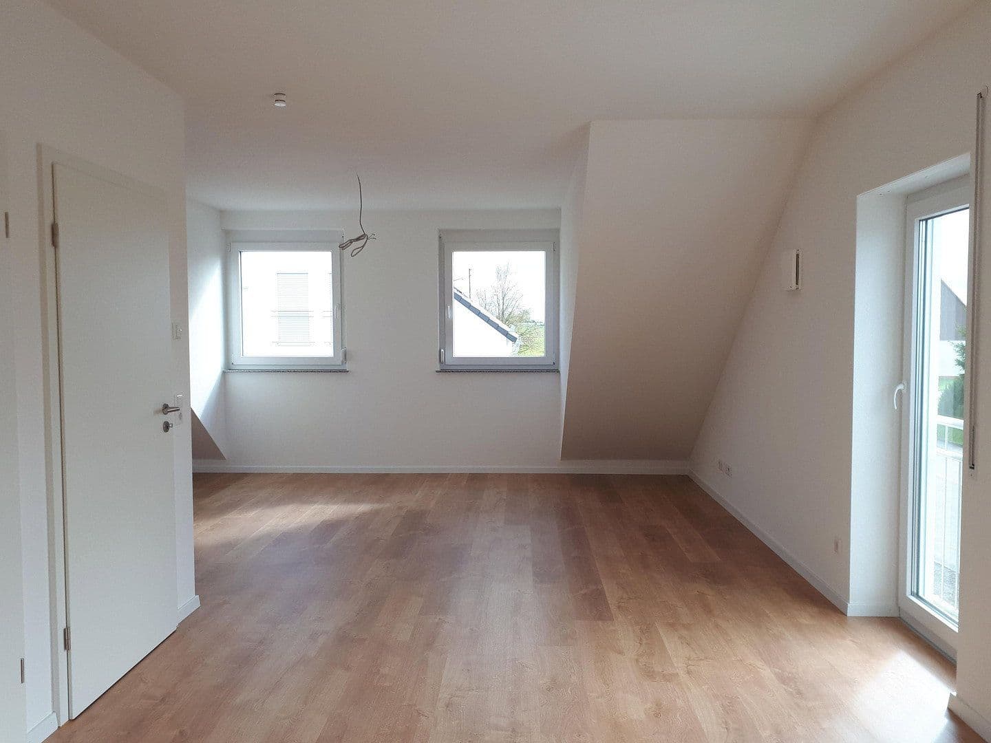 Prenájom domu 155 m², pozemok 418 m², Eutingen im Gäu, Bádensko-Wurttembersko Prenájom domu 155 m², pozemok 418 m², Eutingen im Gäu, Bádensko-Wurttembersko