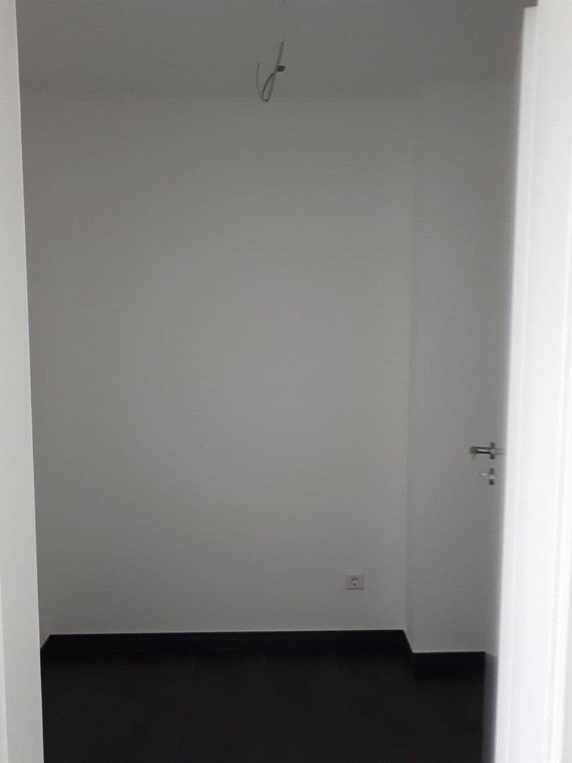 Prenájom domu 155 m², pozemok 418 m², Eutingen im Gäu, Bádensko-Wurttembersko Prenájom domu 155 m², pozemok 418 m², Eutingen im Gäu, Bádensko-Wurttembersko