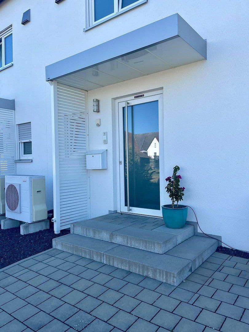 Prenájom domu 155 m², pozemok 418 m², Eutingen im Gäu, Bádensko-Wurttembersko Prenájom domu 155 m², pozemok 418 m², Eutingen im Gäu, Bádensko-Wurttembersko