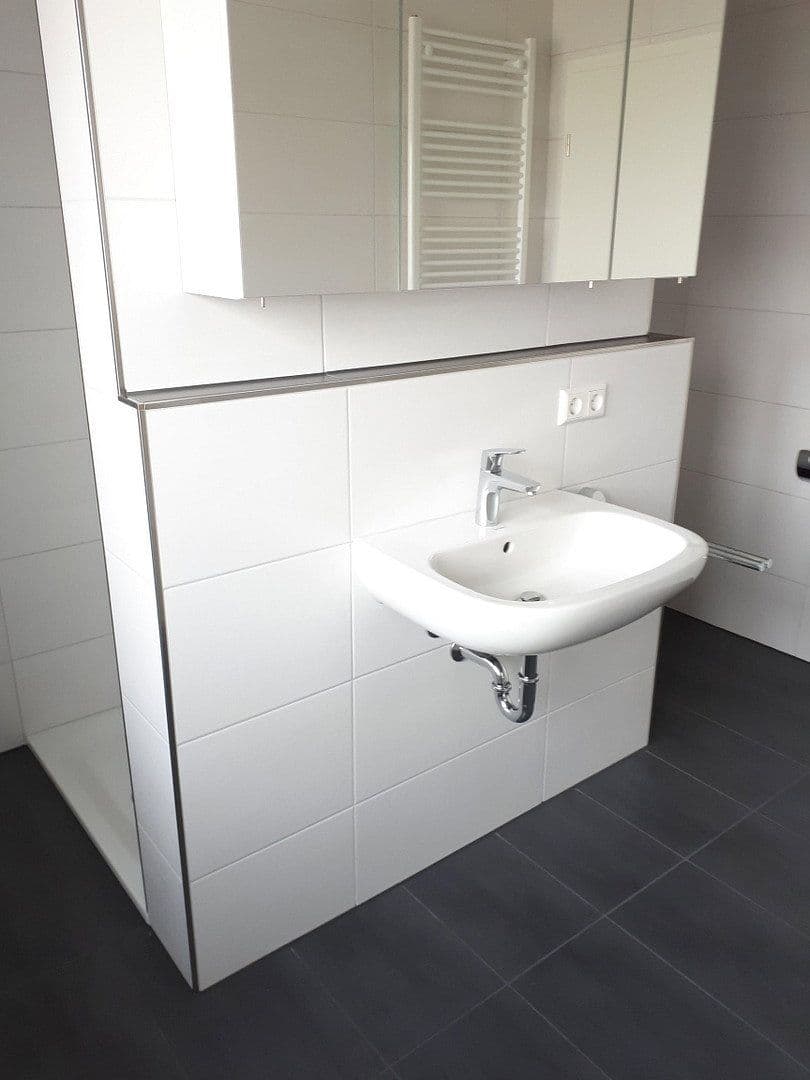 Prenájom domu 155 m², pozemok 418 m², Eutingen im Gäu, Bádensko-Wurttembersko Prenájom domu 155 m², pozemok 418 m², Eutingen im Gäu, Bádensko-Wurttembersko