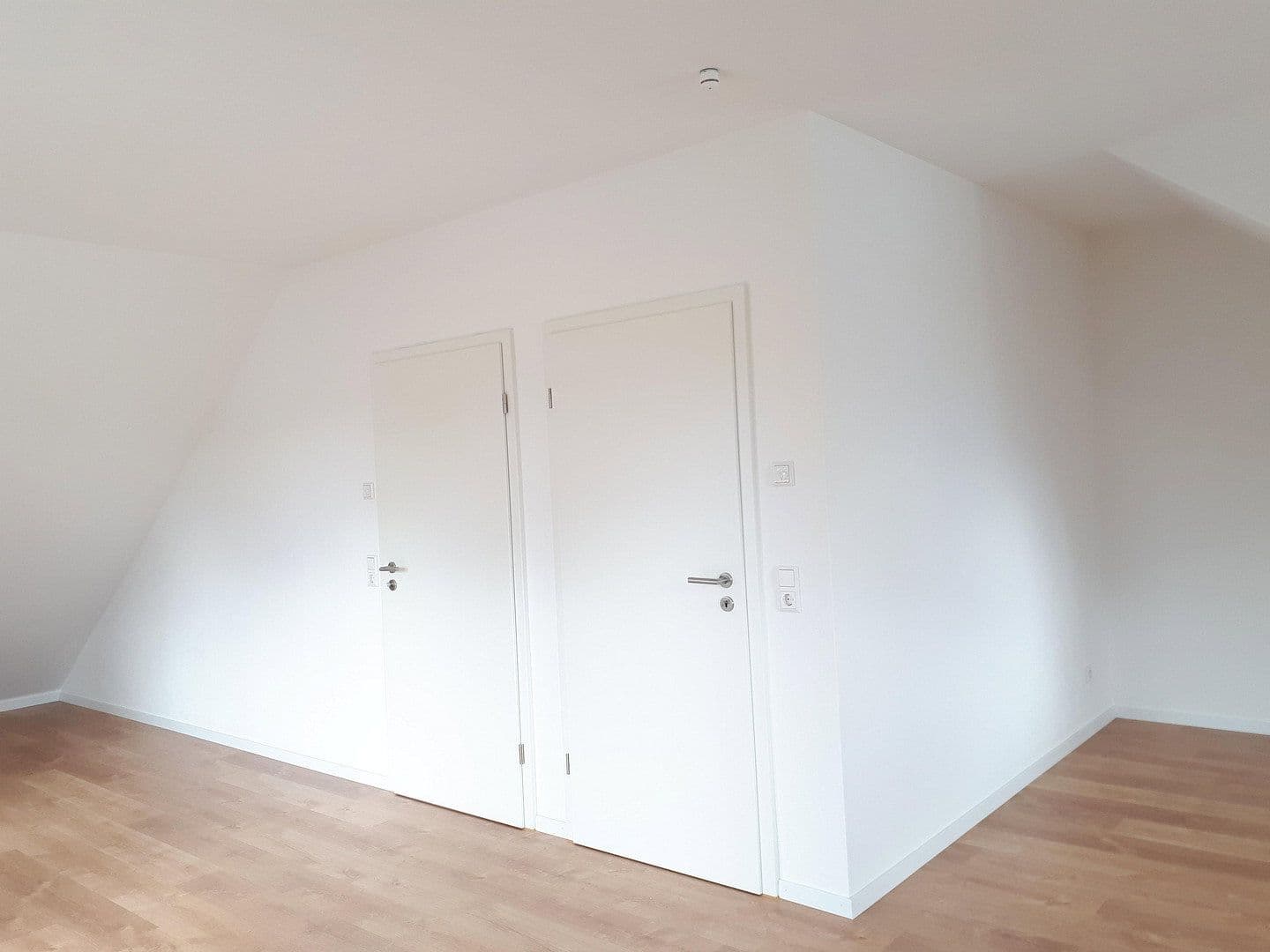 Prenájom domu 155 m², pozemok 418 m², Eutingen im Gäu, Bádensko-Wurttembersko Prenájom domu 155 m², pozemok 418 m², Eutingen im Gäu, Bádensko-Wurttembersko