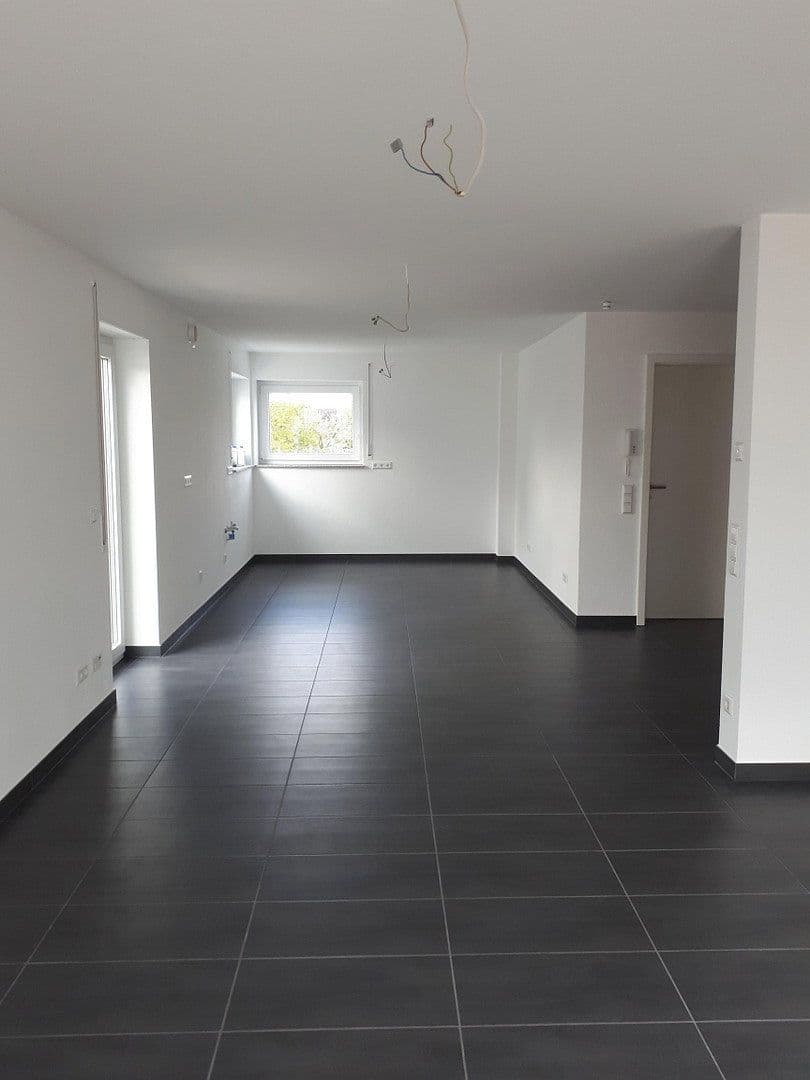 Prenájom domu 155 m², pozemok 418 m², Eutingen im Gäu, Bádensko-Wurttembersko Prenájom domu 155 m², pozemok 418 m², Eutingen im Gäu, Bádensko-Wurttembersko