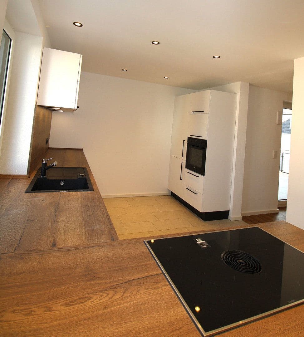 Prenájom bytu 4-izbový 117 m², Fasanenstr. 11, Manching, Bavorsko Prenájom bytu 4-izbový 117 m², Fasanenstr. 11, Manching, Bavorsko
