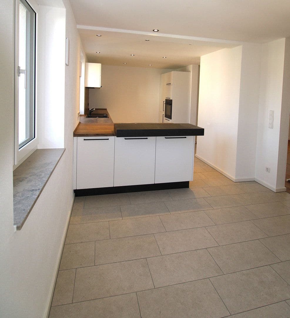 Prenájom bytu 4-izbový 117 m², Fasanenstr. 11, Manching, Bavorsko Prenájom bytu 4-izbový 117 m², Fasanenstr. 11, Manching, Bavorsko