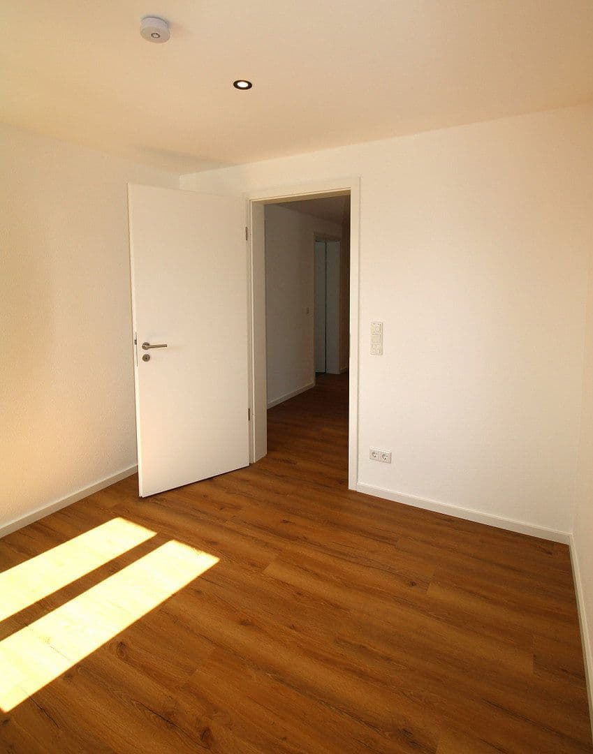 Prenájom bytu 4-izbový 117 m², Fasanenstr. 11, Manching, Bavorsko Prenájom bytu 4-izbový 117 m², Fasanenstr. 11, Manching, Bavorsko