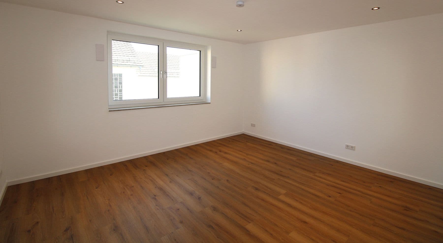 Prenájom bytu 4-izbový 117 m², Fasanenstr. 11, Manching, Bavorsko Prenájom bytu 4-izbový 117 m², Fasanenstr. 11, Manching, Bavorsko