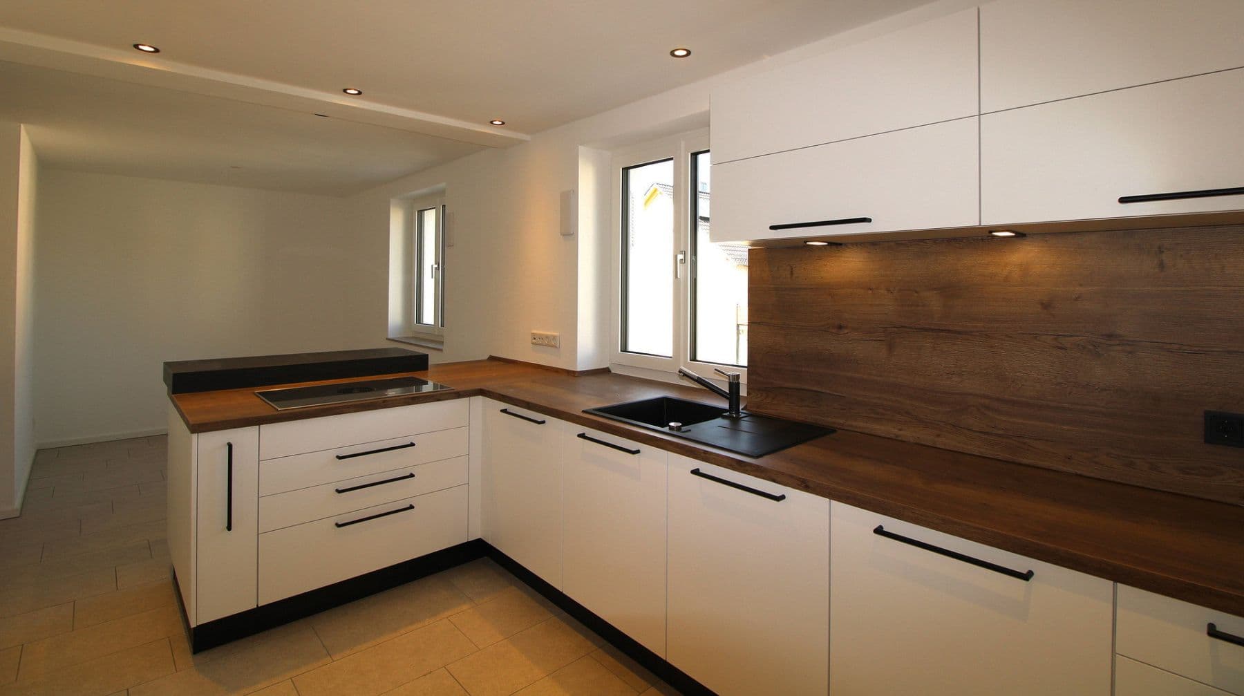 Prenájom bytu 4-izbový 117 m², Fasanenstr. 11, Manching, Bavorsko Prenájom bytu 4-izbový 117 m², Fasanenstr. 11, Manching, Bavorsko