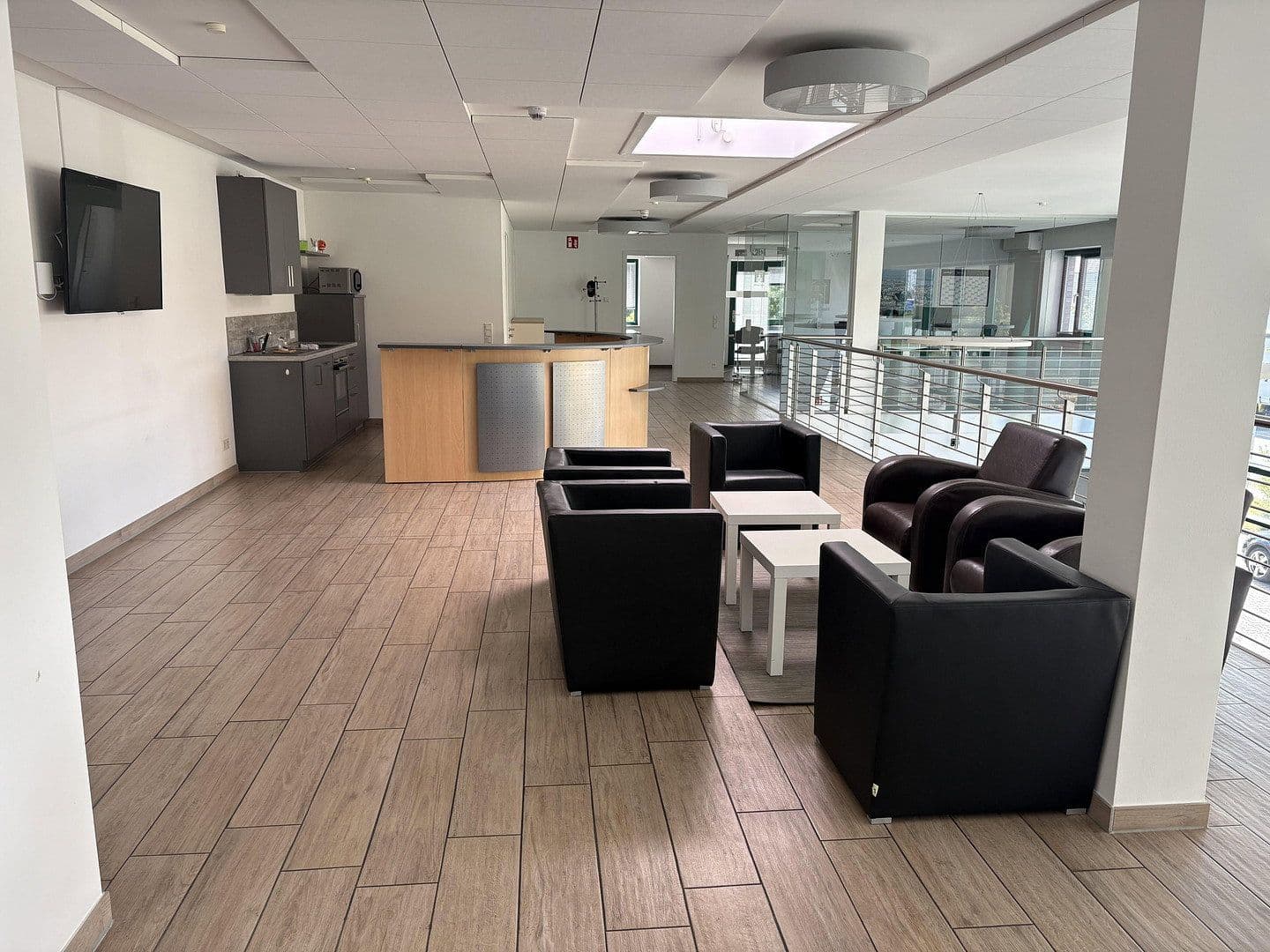 Prenájom kancelárie 140 m², Porschestraße 23, Winsen (Luhe), Dolné Sasko Prenájom kancelárie 140 m², Porschestraße 23, Winsen (Luhe), Dolné Sasko