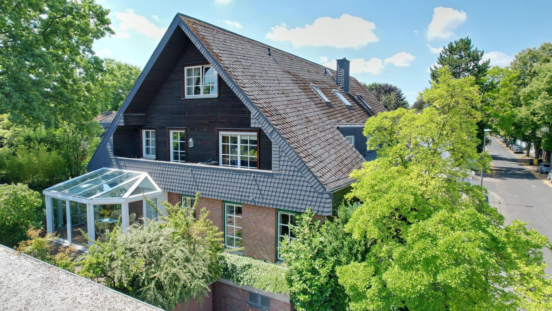 Predaj domu 320 m², pozemok 707 m², Köln, Severné Porýnie - Westfálsko Predaj domu 320 m², pozemok 707 m², Köln, Severné Porýnie - Westfálsko