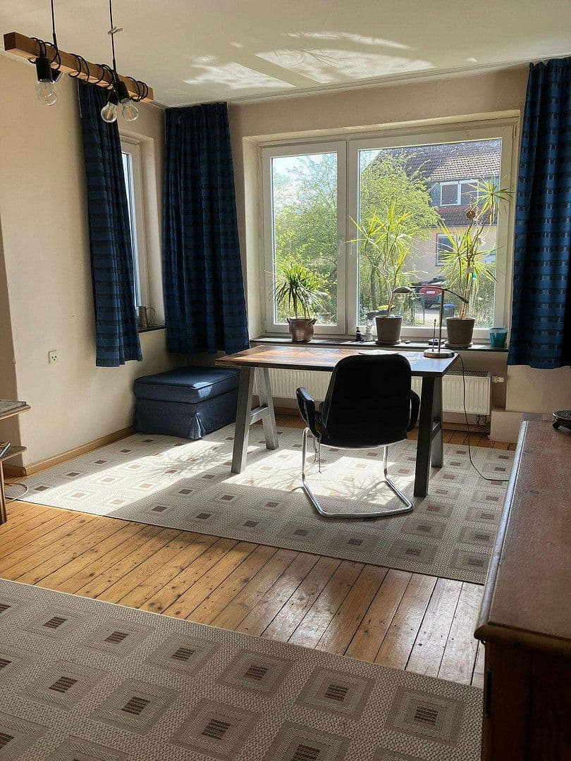 Predaj domu 213 m², pozemok 5.000 m², Garbsen, Dolné Sasko Predaj domu 213 m², pozemok 5.000 m², Garbsen, Dolné Sasko