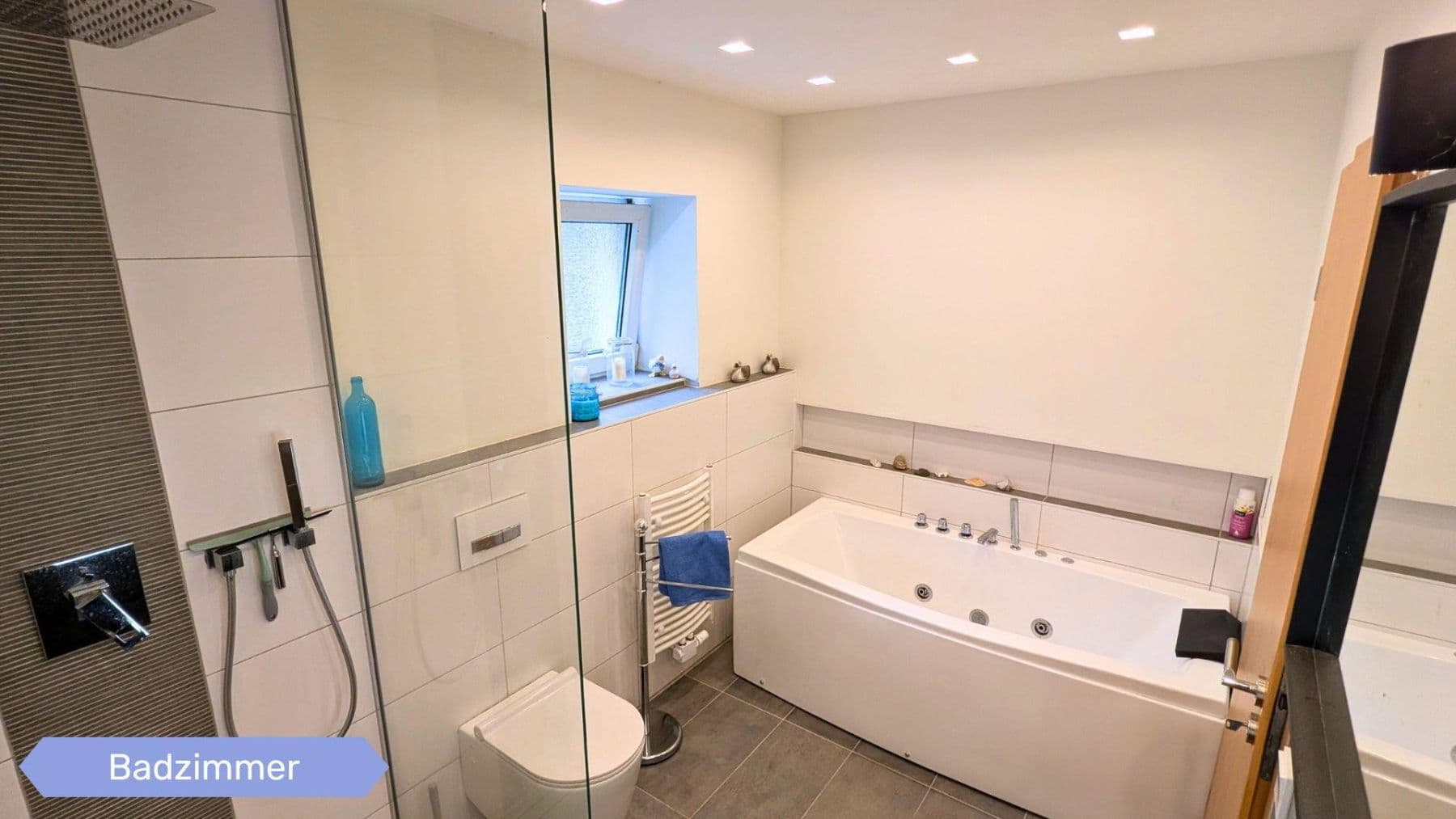 Predaj domu 213 m², pozemok 5.000 m², Garbsen, Dolné Sasko Predaj domu 213 m², pozemok 5.000 m², Garbsen, Dolné Sasko