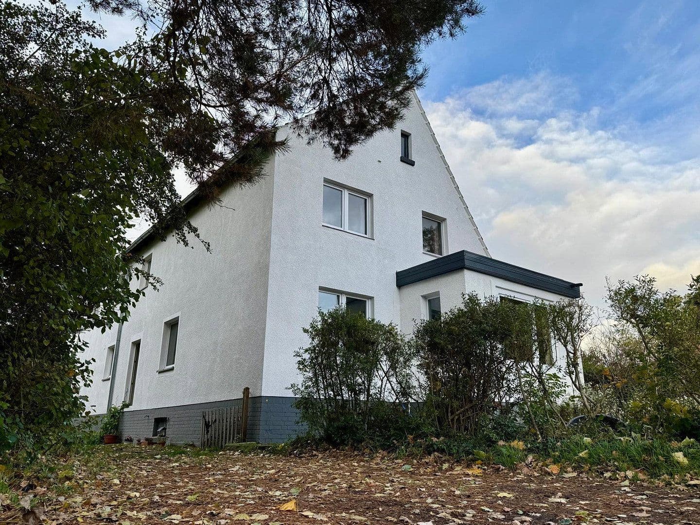 Predaj domu 213 m², pozemok 5.000 m², Garbsen, Dolné Sasko Predaj domu 213 m², pozemok 5.000 m², Garbsen, Dolné Sasko