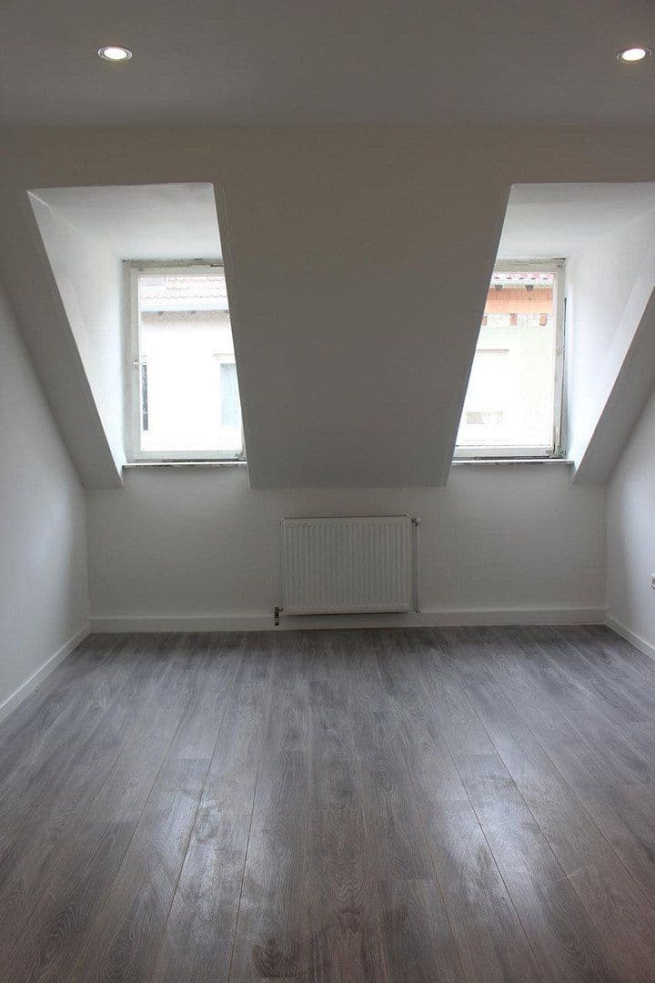 Prenájom bytu 5-izbový 100 m², Frankenthal, Porýnie-Falcko Prenájom bytu 5-izbový 100 m², Frankenthal, Porýnie-Falcko
