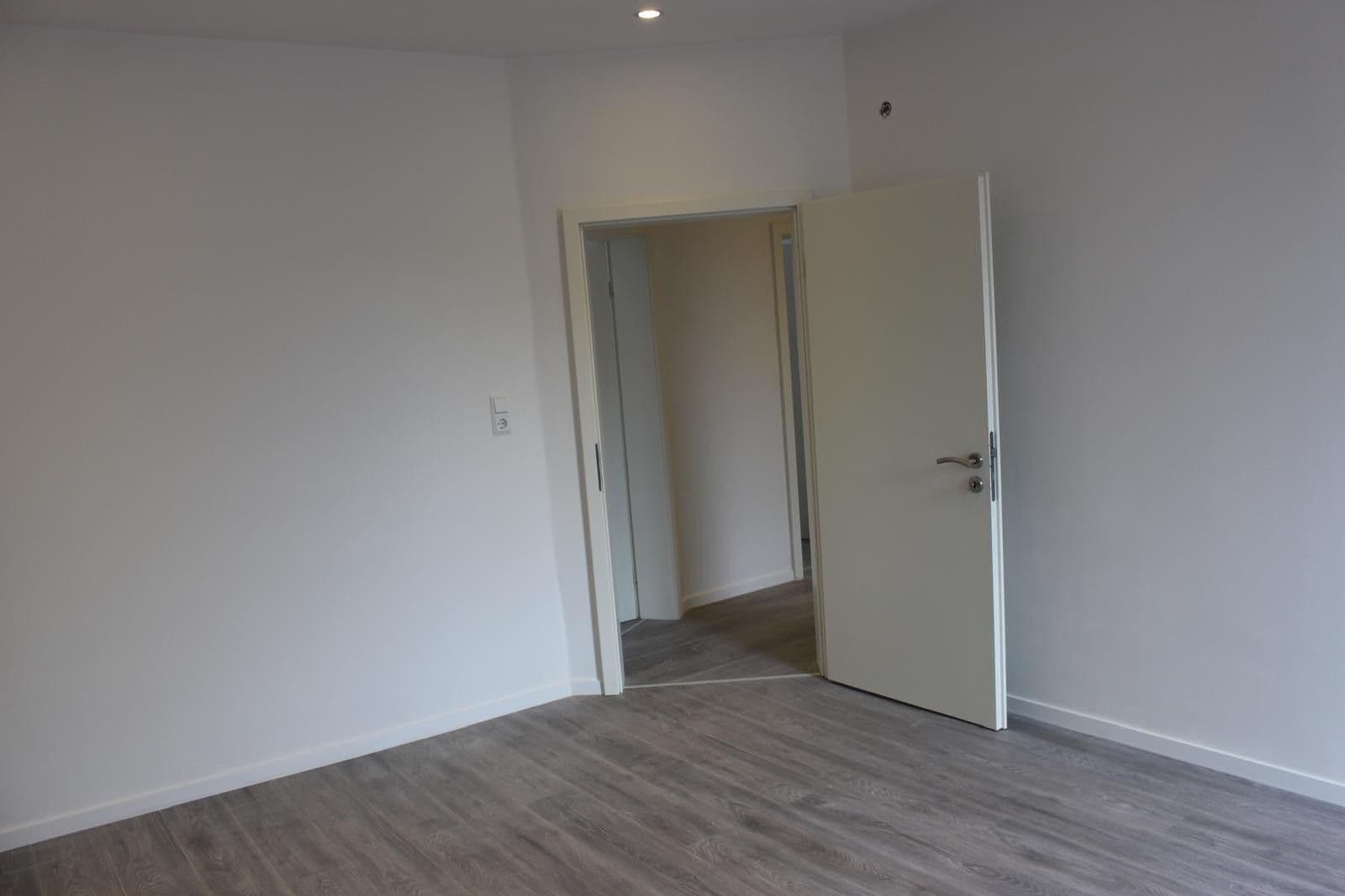 Prenájom bytu 5-izbový 100 m², Frankenthal, Porýnie-Falcko Prenájom bytu 5-izbový 100 m², Frankenthal, Porýnie-Falcko