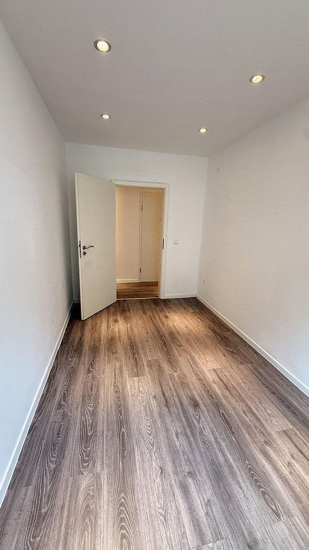 Prenájom bytu 5-izbový 100 m², Frankenthal, Porýnie-Falcko Prenájom bytu 5-izbový 100 m², Frankenthal, Porýnie-Falcko