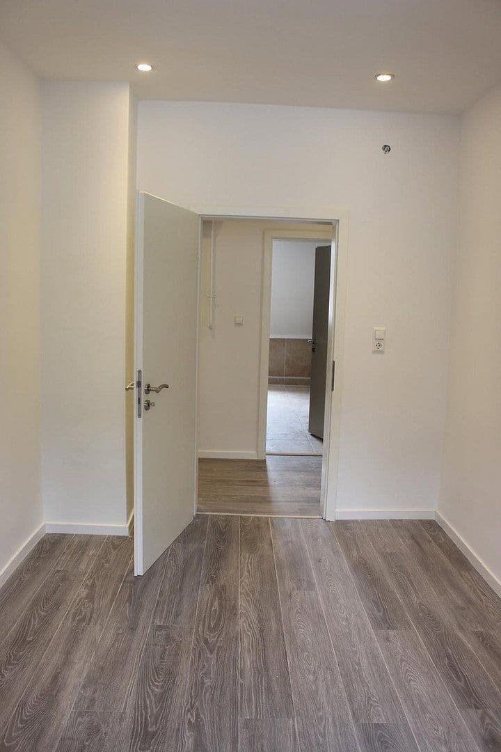 Prenájom bytu 5-izbový 100 m², Frankenthal, Porýnie-Falcko Prenájom bytu 5-izbový 100 m², Frankenthal, Porýnie-Falcko