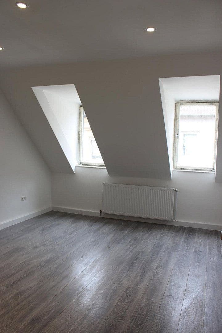 Prenájom bytu 5-izbový 100 m², Frankenthal, Porýnie-Falcko Prenájom bytu 5-izbový 100 m², Frankenthal, Porýnie-Falcko
