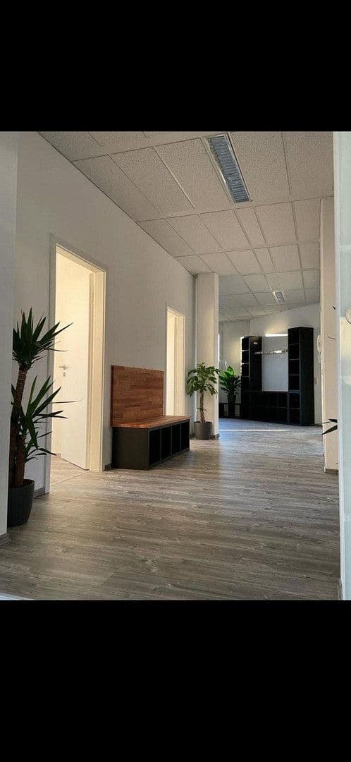Prenájom kancelárie 217 m², Freiberg am Neckar, Bádensko-Wurttembersko Prenájom kancelárie 217 m², Freiberg am Neckar, Bádensko-Wurttembersko