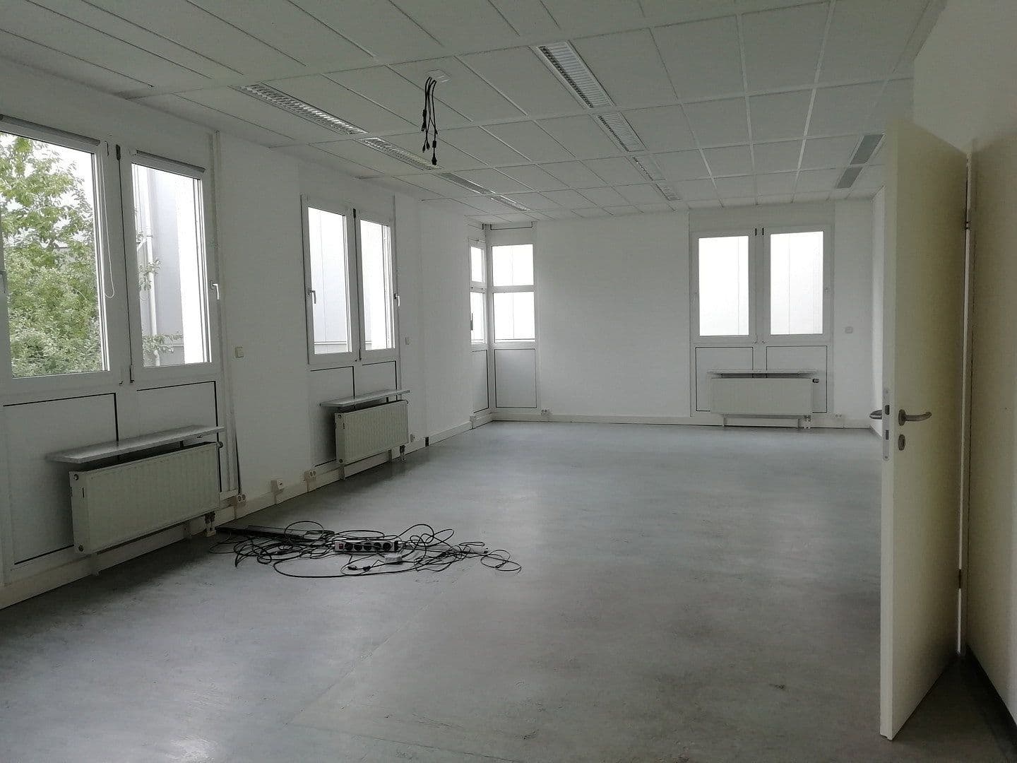 Prenájom kancelárie 217 m², Freiberg am Neckar, Bádensko-Wurttembersko Prenájom kancelárie 217 m², Freiberg am Neckar, Bádensko-Wurttembersko