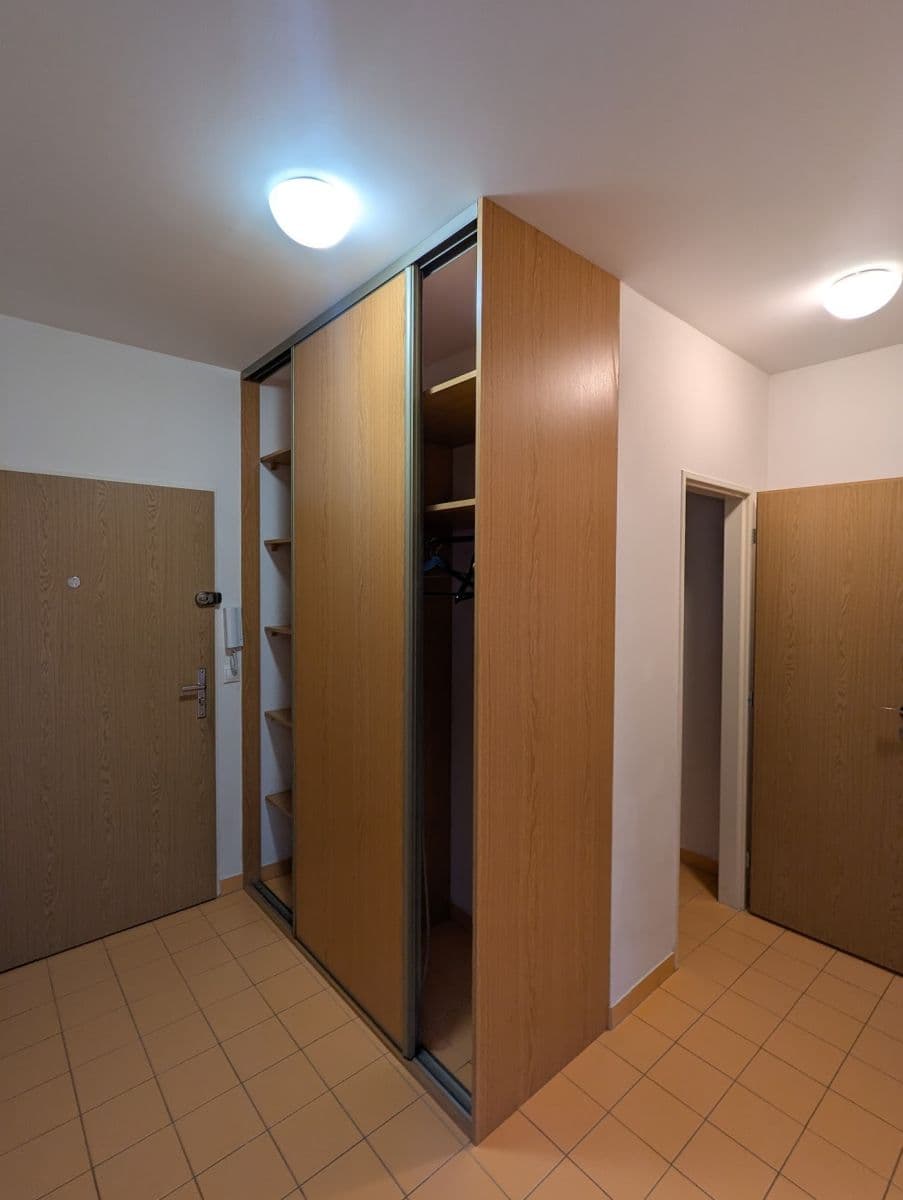 Prenájom bytu 2-izbový 57 m², U Hostavického potoka, Praha, Praha Prenájom bytu 2-izbový 57 m², U Hostavického potoka, Praha, Praha