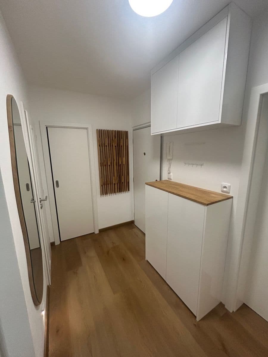 Predaj bytu 3-izbový 70 m², Rezlerova, Praha, Praha Predaj bytu 3-izbový 70 m², Rezlerova, Praha, Praha