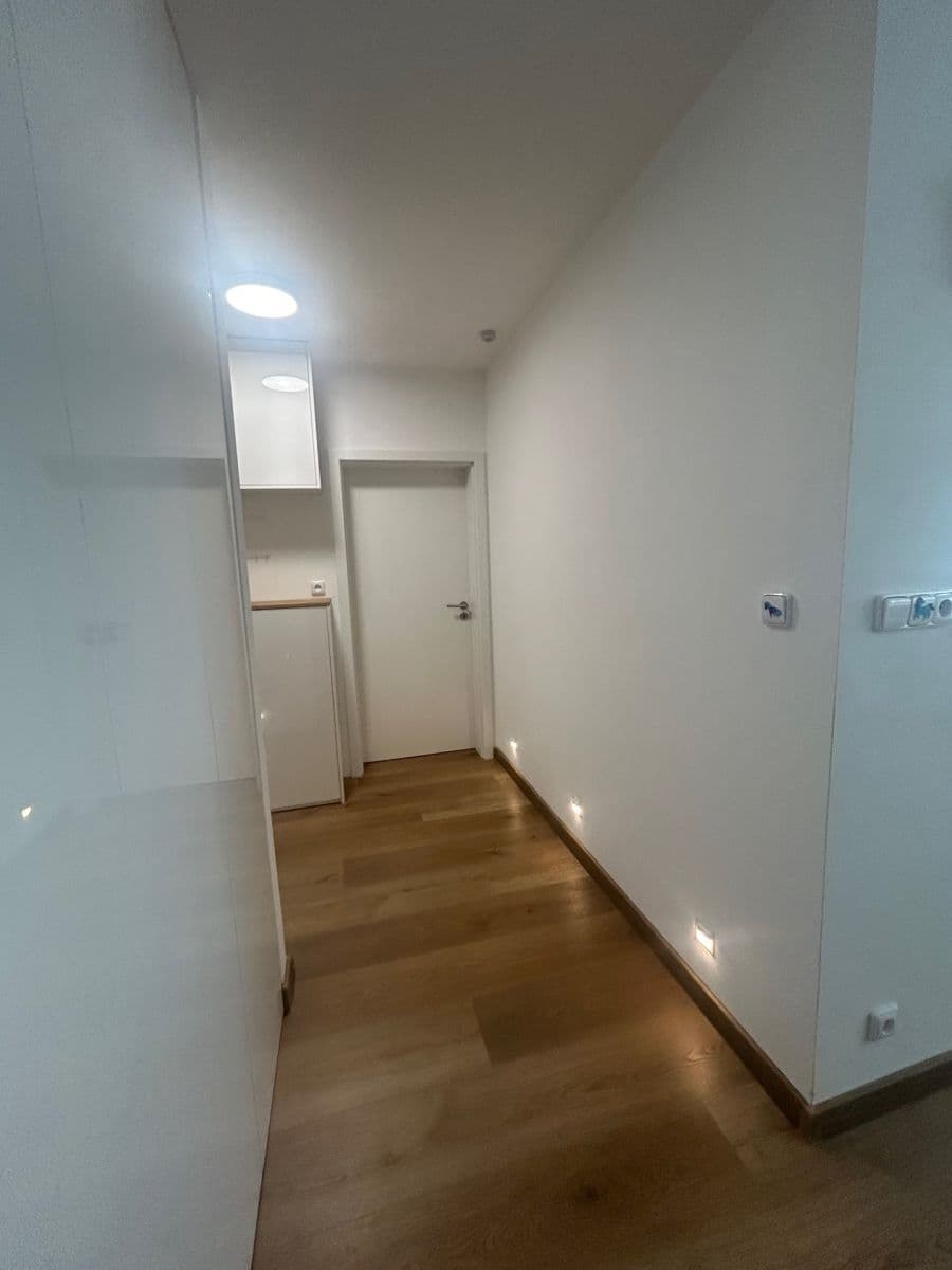 Predaj bytu 3-izbový 70 m², Rezlerova, Praha, Praha Predaj bytu 3-izbový 70 m², Rezlerova, Praha, Praha