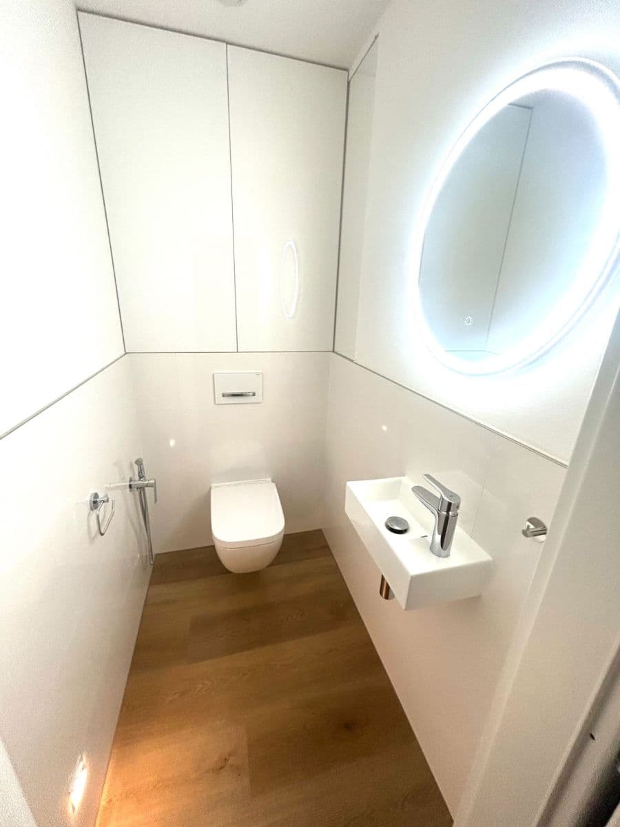 Predaj bytu 3-izbový 70 m², Rezlerova, Praha, Praha Predaj bytu 3-izbový 70 m², Rezlerova, Praha, Praha