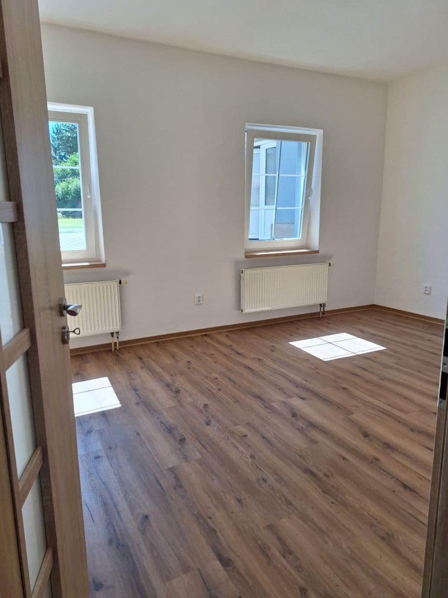 Prenájom bytu 3-izbový 66 m², Úhonická, Jeneč, Středočeský kraj Prenájom bytu 3-izbový 66 m², Úhonická, Jeneč, Středočeský kraj