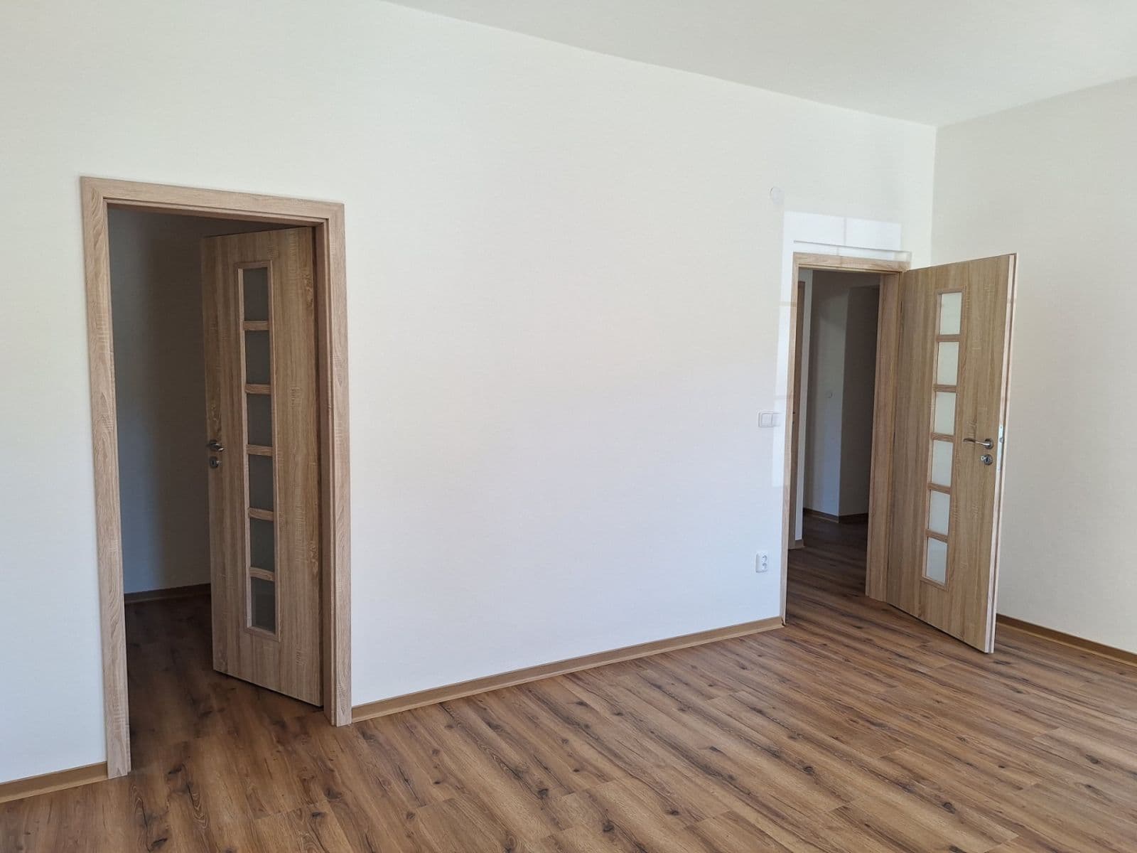 Prenájom bytu 3-izbový 66 m², Úhonická, Jeneč, Středočeský kraj Prenájom bytu 3-izbový 66 m², Úhonická, Jeneč, Středočeský kraj