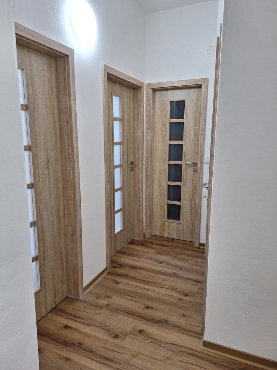 Prenájom bytu 3-izbový 66 m², Úhonická, Jeneč, Středočeský kraj Prenájom bytu 3-izbový 66 m², Úhonická, Jeneč, Středočeský kraj