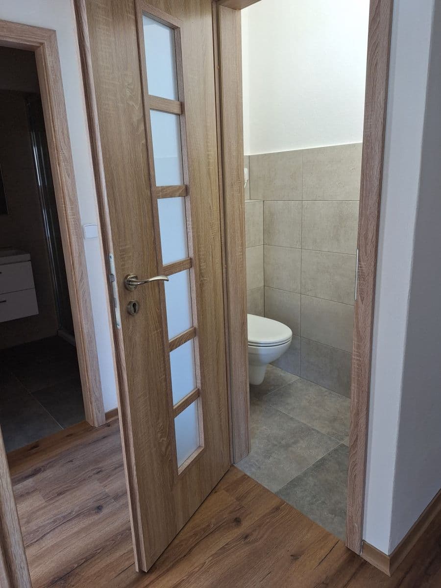 Prenájom bytu 3-izbový 66 m², Úhonická, Jeneč, Středočeský kraj Prenájom bytu 3-izbový 66 m², Úhonická, Jeneč, Středočeský kraj