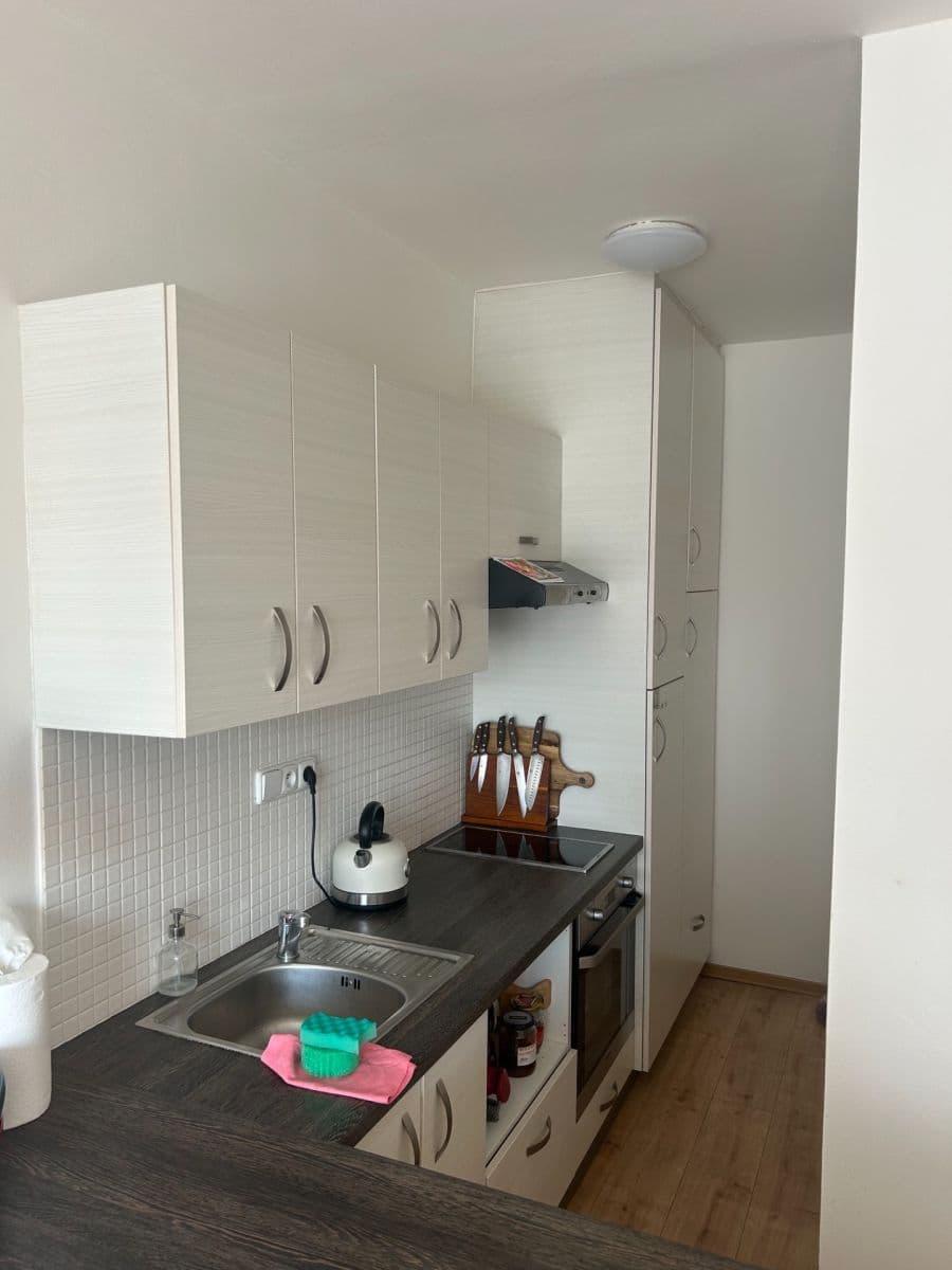 Prenájom bytu 2-izbový 38 m², Na Volánové, Praha, Praha Prenájom bytu 2-izbový 38 m², Na Volánové, Praha, Praha