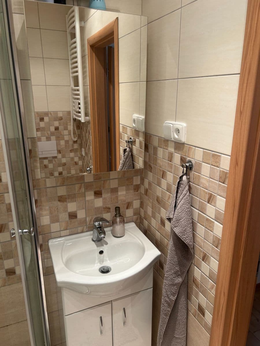 Prenájom bytu 2-izbový 38 m², Na Volánové, Praha, Praha Prenájom bytu 2-izbový 38 m², Na Volánové, Praha, Praha
